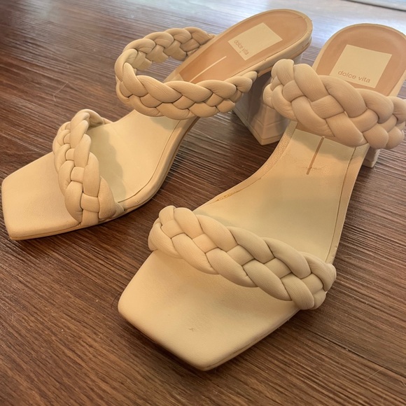 Dolce vita while heels - Picture 2 of 3